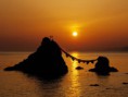 /album/wallpapers%20paisagens%20do%20jap%c3%a3o/meotoiwa-wedded-rocks-at-sunrise-mie-prefecture-futami-japan-jpg/